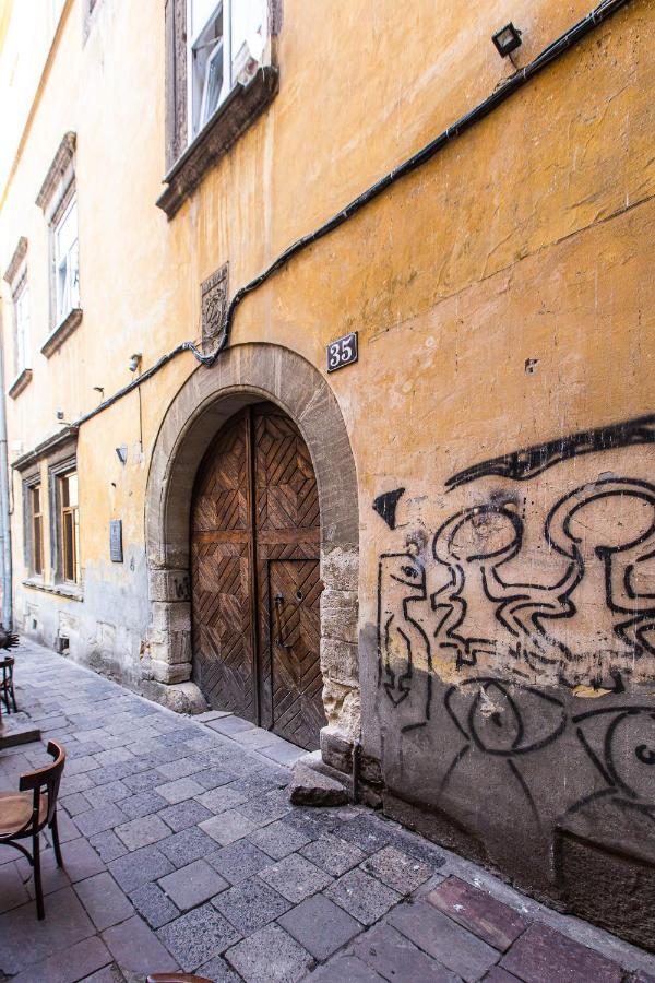 Біля Дзиги Сучасна Квартира На Вулиці Вірменській 35 Lemberg Exterior foto